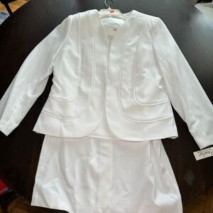 Vintage Enfrench Paris all white Skirt suit